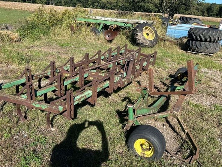 john-deere-no.12-planter-hitch-with-field-cultivator-image-2