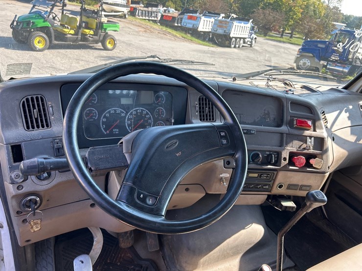 #89-•-2002-sterling-m7500-acterra-truck-image-15