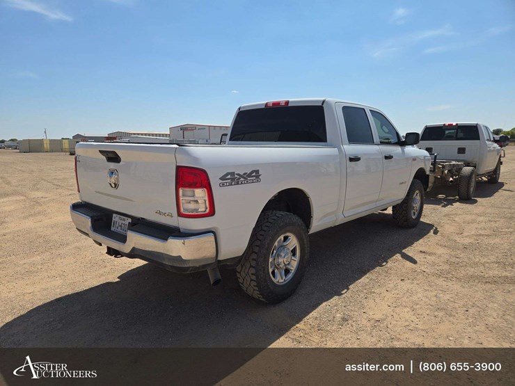 2020-ram-2500-tradesman-image-3