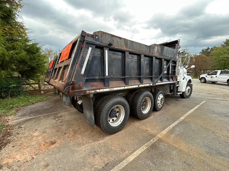#78-•-2001-sterling-l9511-truck-image-3