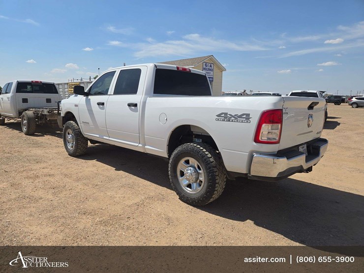 2020-ram-2500-tradesman-image-4