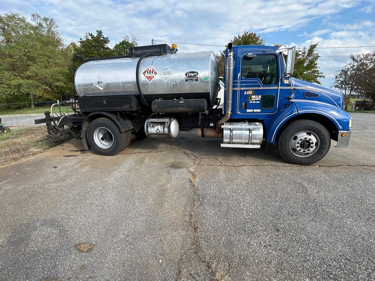 #75-•-2004-kenworth-t300-truck-image-4