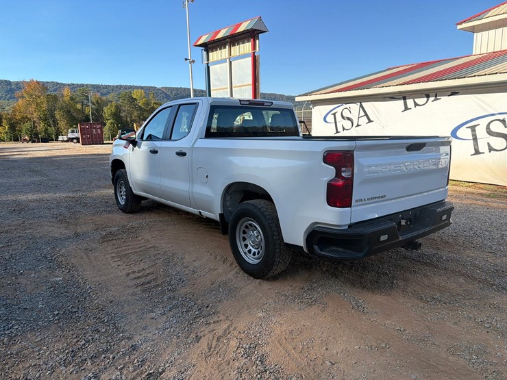 #4110-•-2022-chevrolet-1500-truck-image-3