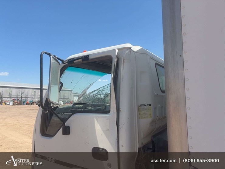 2006-isuzu-nqr-image-6