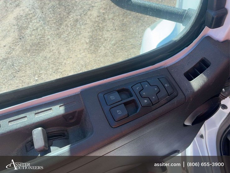 2019-volvo-vnl-tandem-axle-dual-conventional-new-generation-tractor-truck-image-23