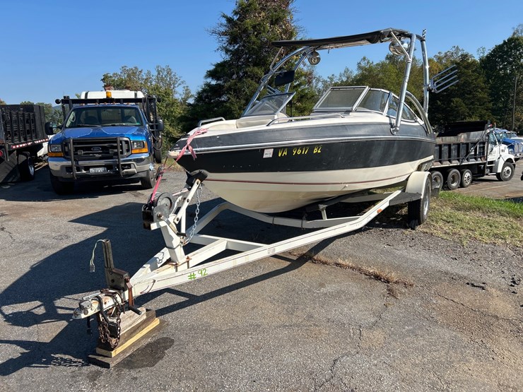 #92-•-1994-stingray-556-zp-boat-image-1