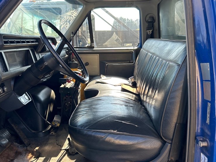 #90-•-1990-ford-f800-truck-image-11