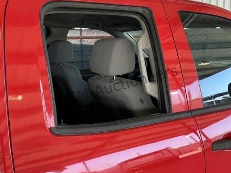2015-chevrolet-silverado-1500-p/u-image-9
