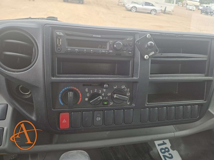 2019-hino-195-cab-over-engine-/-single-box-truck-image-14
