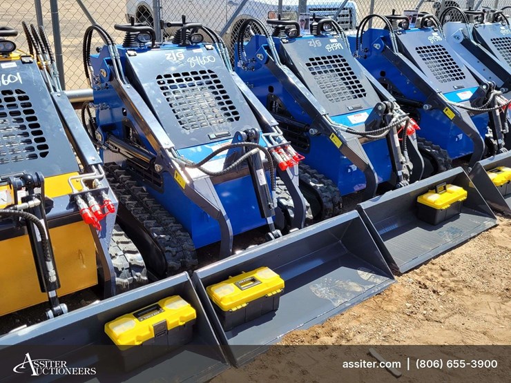 2026-zjz-380-mini-skid-steer-loader-image-2