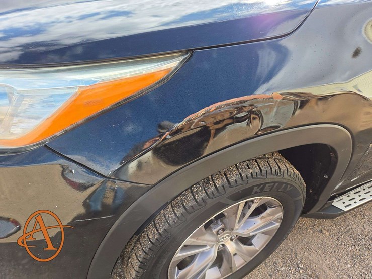 2015-toyota-highlander-xle-image-6