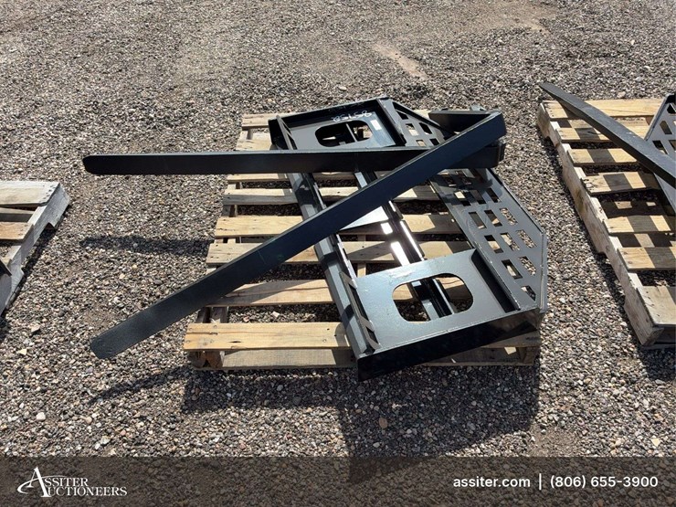 future-ft-dhc-skid-steer-forks-image-3