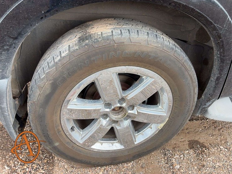 2011-nissan-armada-image-41