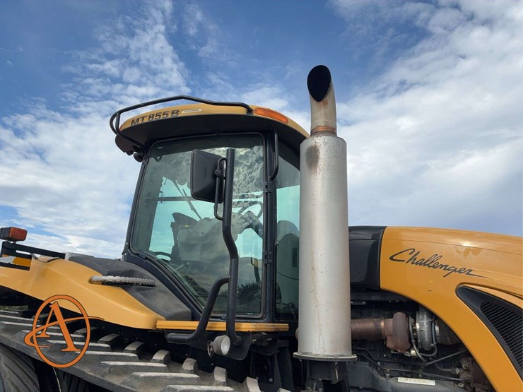 2005-challenger-cat-mt-855-b-belted-tractor-image-10