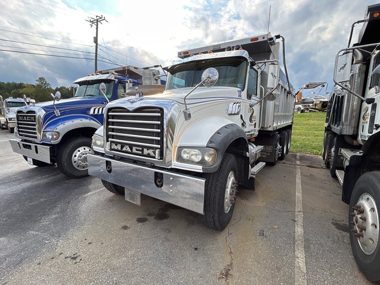#81-•-2007-mack-ctp713-truck-image-1