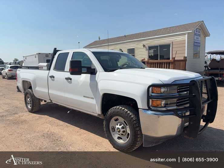 2017-chevrolet-silverado-2500-image-2