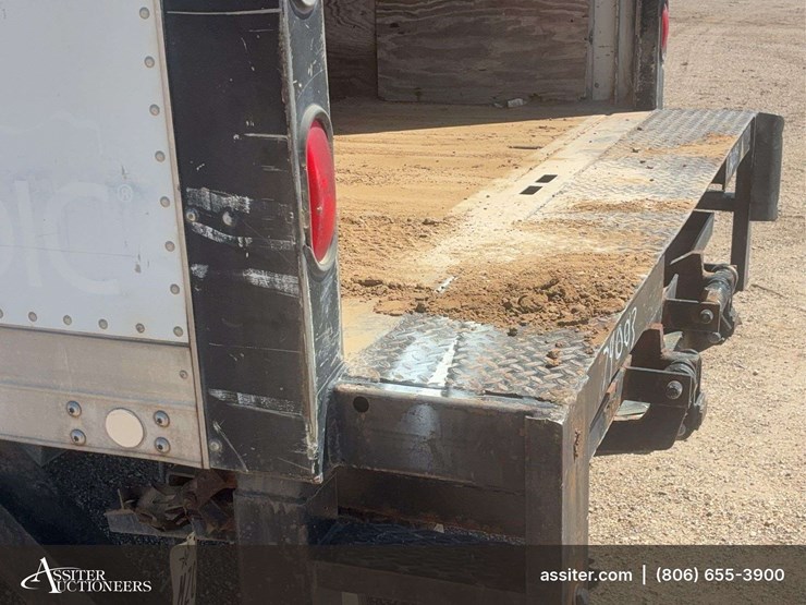 2006-chevrolet-w3500-image-23