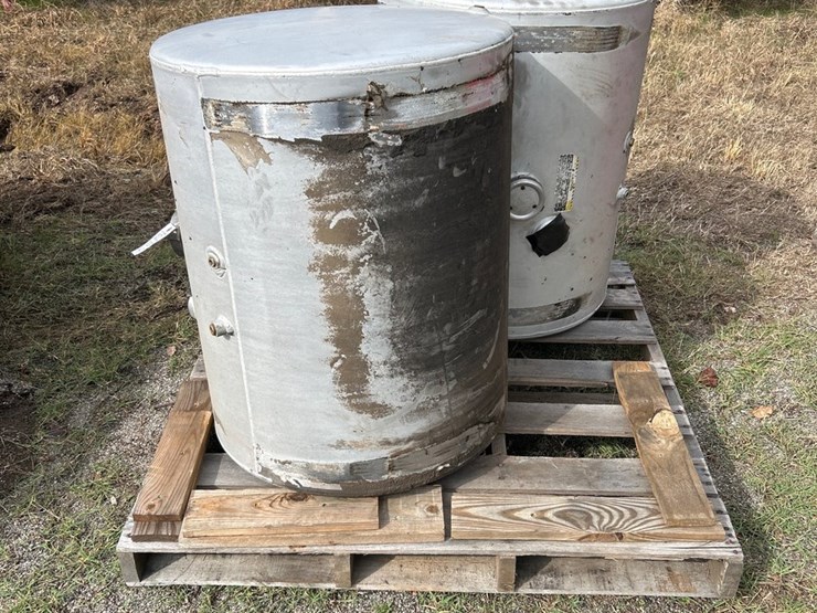 #57-•-miscellaneous-items/fuel-tanks-image-1