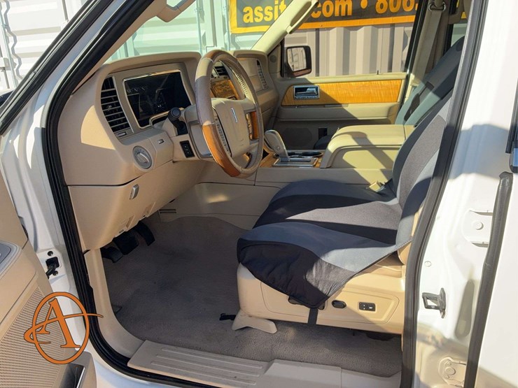 2008-lincoln-navigator-l-image-26