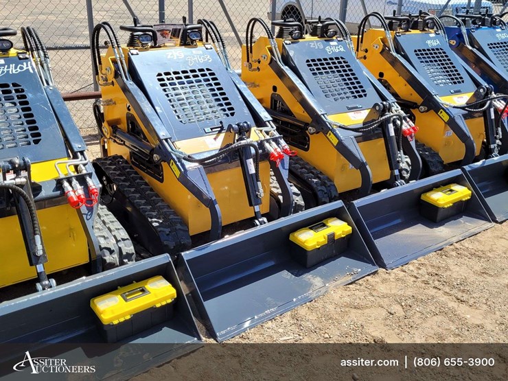 2026-zjz-380-mini-skid-steer-loader-image-3