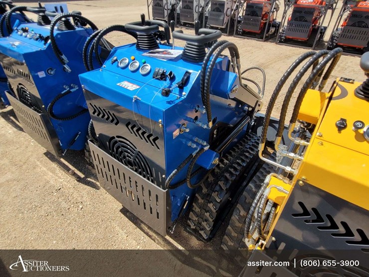2026-zjz-380-mini-skid-steer-loader-image-3