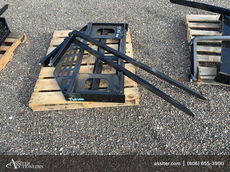 future-ft-dhc-skid-steer-forks-image-3