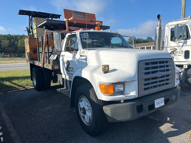 #84-•-1995-ford-f800-truck-image-7