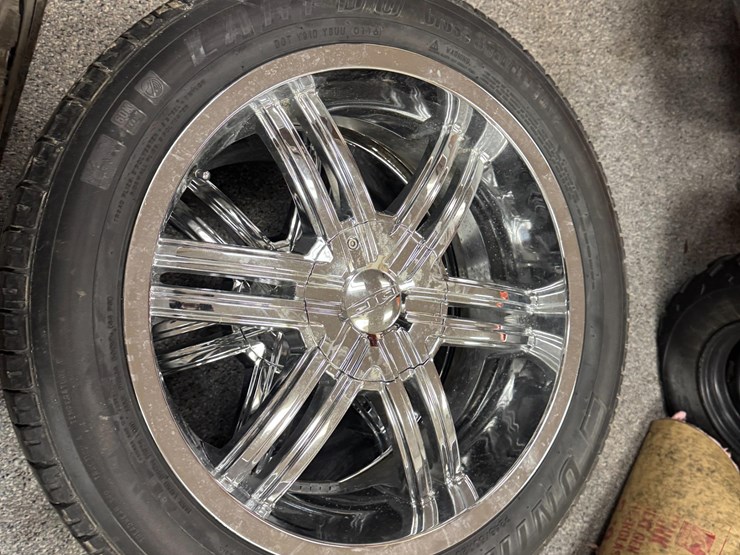 4---20"-polished-aluminum-wheels-with-uniroyal-p245/50r20-tires-image-7