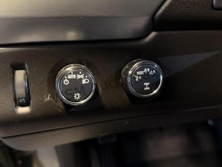 2019-chevrolet-tahoe-suv-image-30