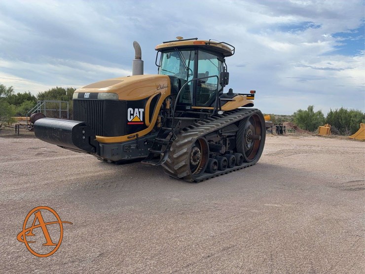 2005-challenger-cat-mt-855-b-belted-tractor-image-1