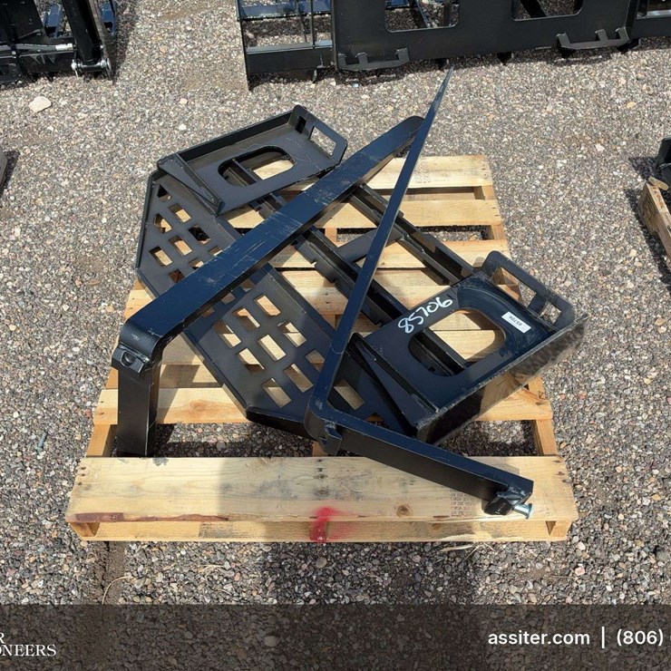 Future FT-DHC Skid Steer Forks