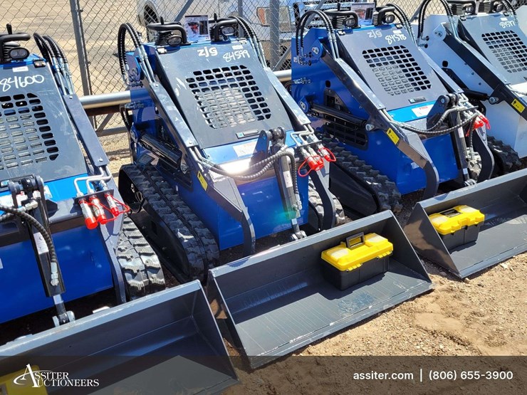 2026-zjz-380-mini-skid-steer-loader-image-3