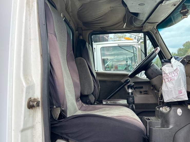 #78-•-2001-sterling-l9511-truck-image-16