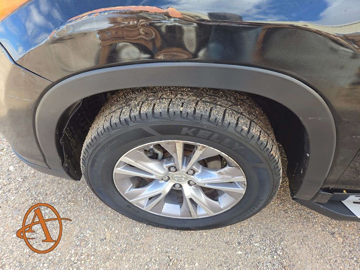2015-toyota-highlander-xle-image-29