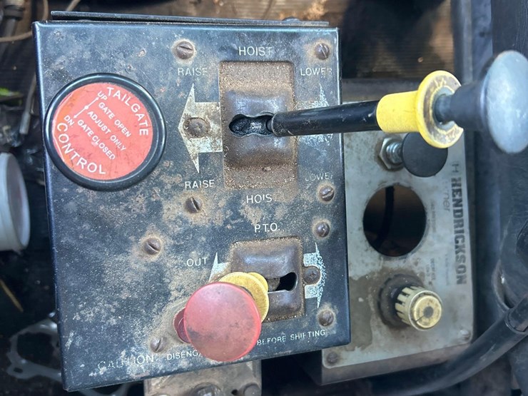 1996-mack-rd690s-image-67