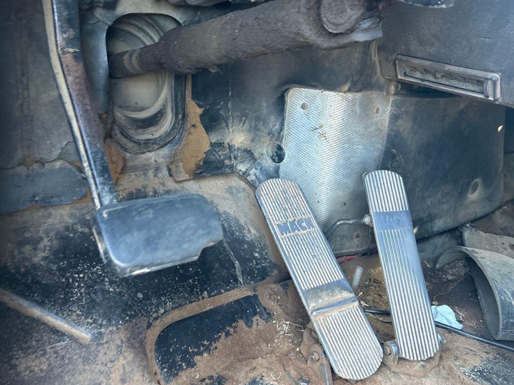 1996-mack-rd690s-image-56