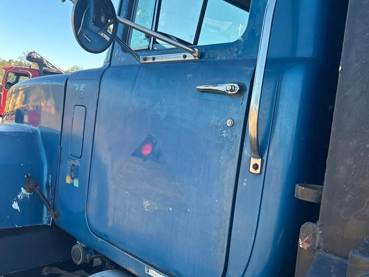 1996-mack-rd690s-image-53