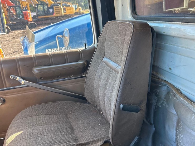 1994-ford-l9000-image-54