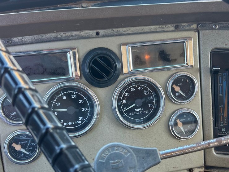 1994-ford-l9000-image-50