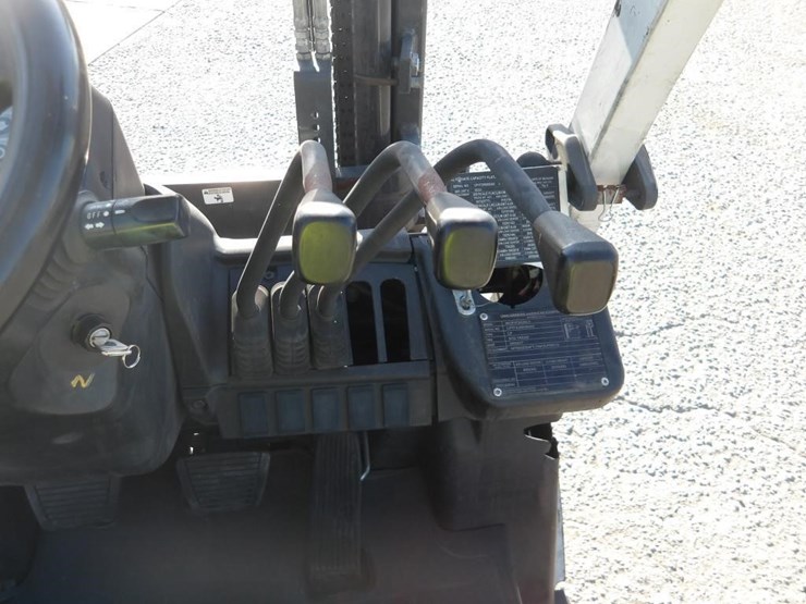 2017-unicarriers-mcp1f2a25lv-forklift-image-21