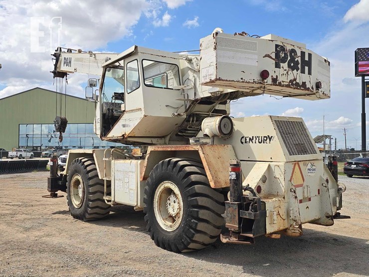p&h-century-rough-terrain-crane-3720-image-4