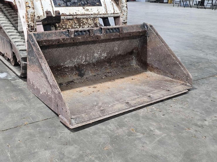 2013-bobcat-t110-image-10
