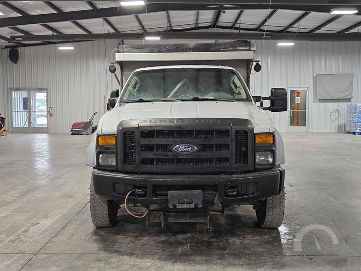 2010-ford-f550-image-7