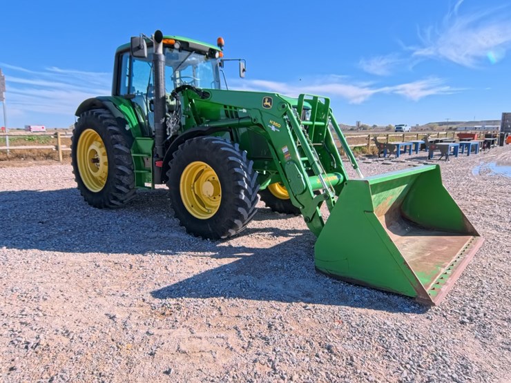 #1051-•-john-deere-6140m-tractor-image-8
