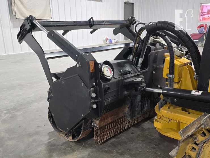2020-caterpillar-d3k2-xl-image-12