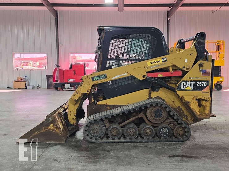 2015-caterpillar-257d-image-5