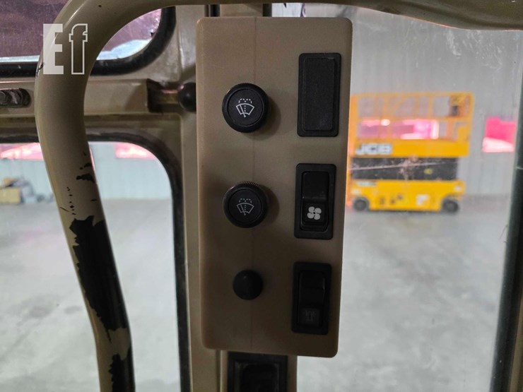 2005-caterpillar-140h-image-23