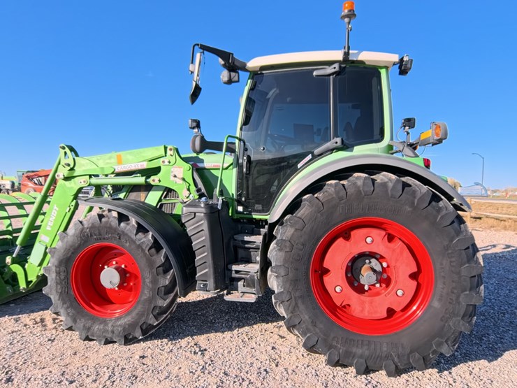 #1064-•-2023-fendt-514-vario-tractor-image-26