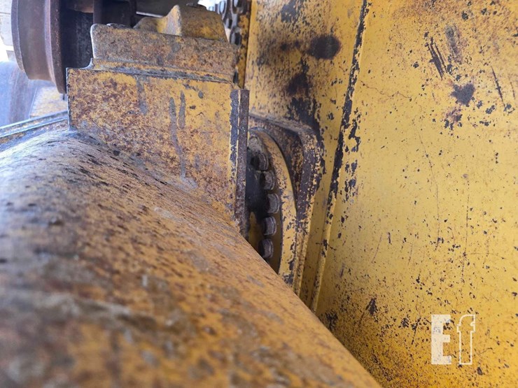 2008-deere-750j-image-31