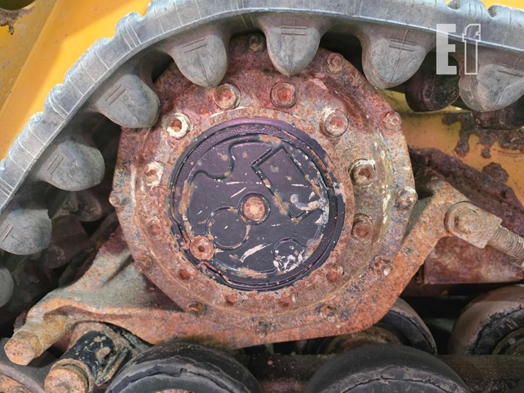 2015-caterpillar-257d-image-31